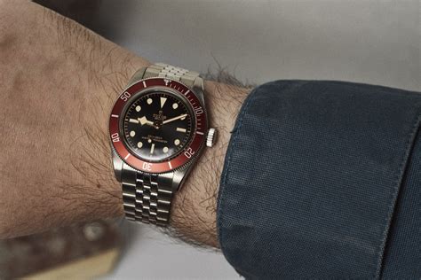 [VIDEO] Owner’s Review: the Tudor Black Bay “Burgundy”